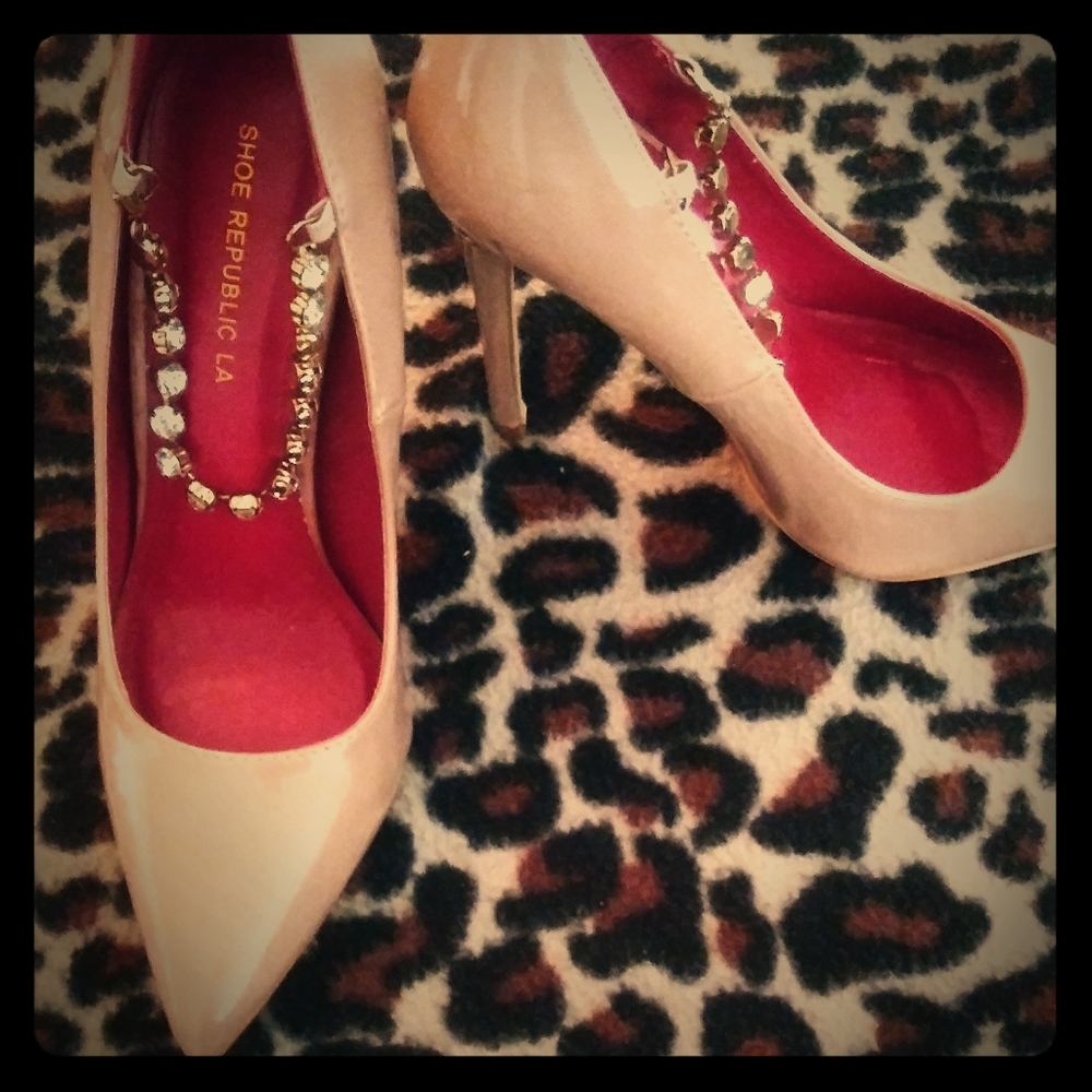Heels - Picture 1 of 2